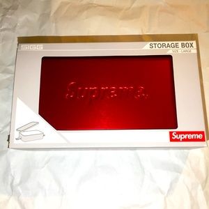 Supreme SIGG box